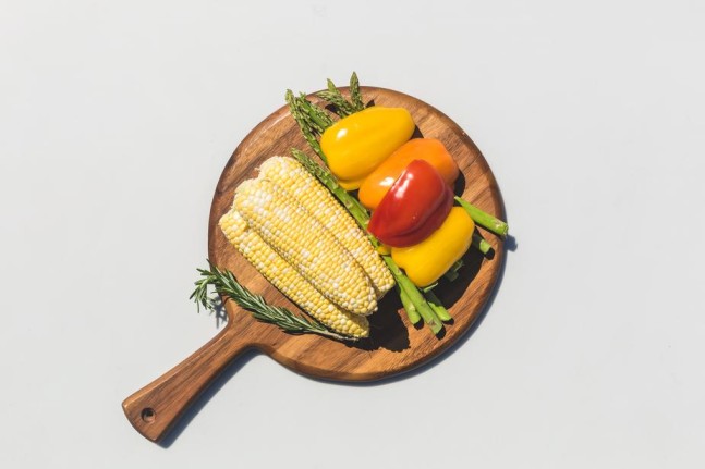 veggies-on-a-wooden-cutting-board-ready-to-be-grilled