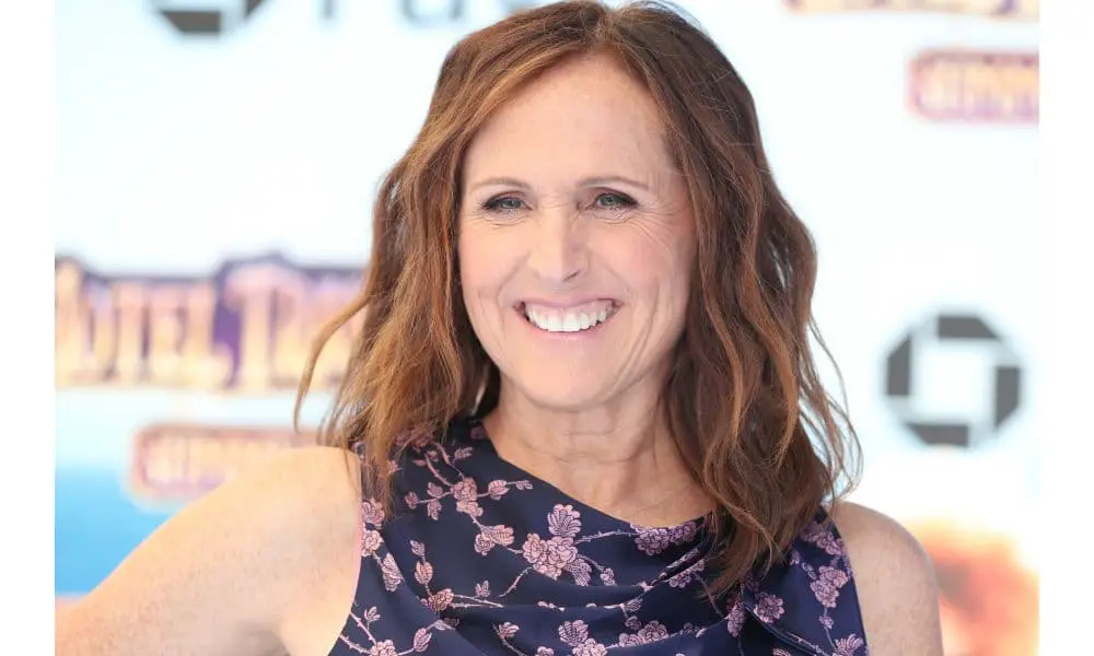 Molly Shannon_takes collagen